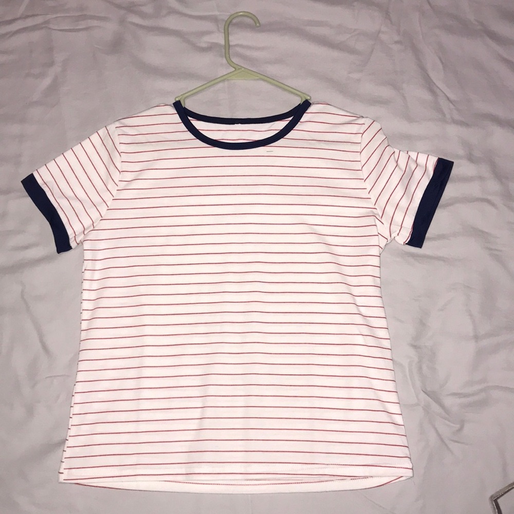 White/red pin striped T-shirt. Women’s S